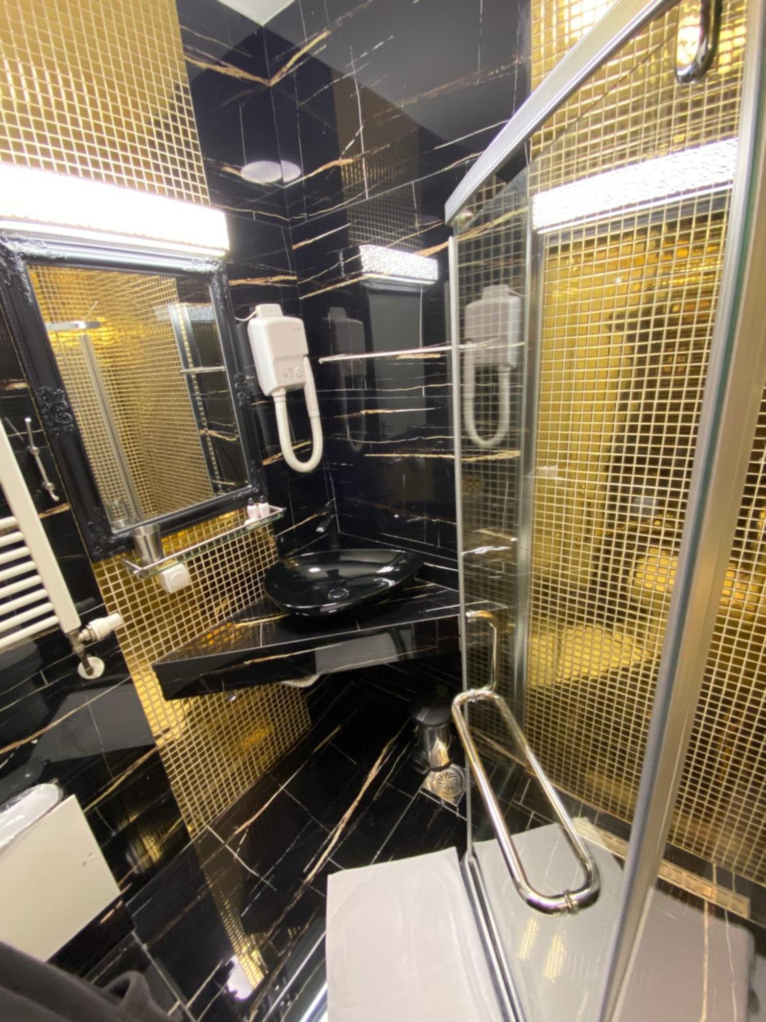 Hotel Pejton プリシュティナ エクステリア 写真