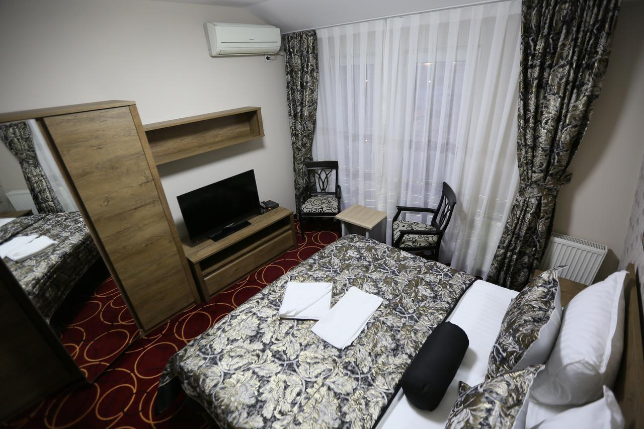 Hotel Pejton プリシュティナ エクステリア 写真
