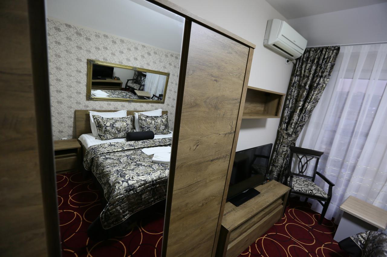 Hotel Pejton プリシュティナ エクステリア 写真